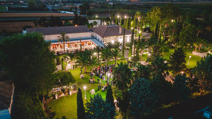 vista-aerea-boda-granada-coctel Vista aérea de la finca durante la celebración de una boda